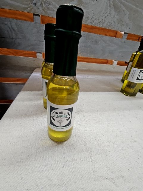 Garlic Avocado Lilac Lakes Infused olive oil, 5oz