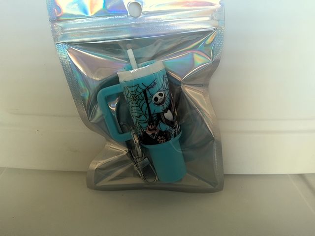 Light Blue Tumbler Keychain Grace's bead Shop