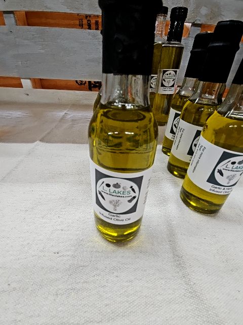 Garlic Olive Lilac Lakes Infused olive oil, 5oz